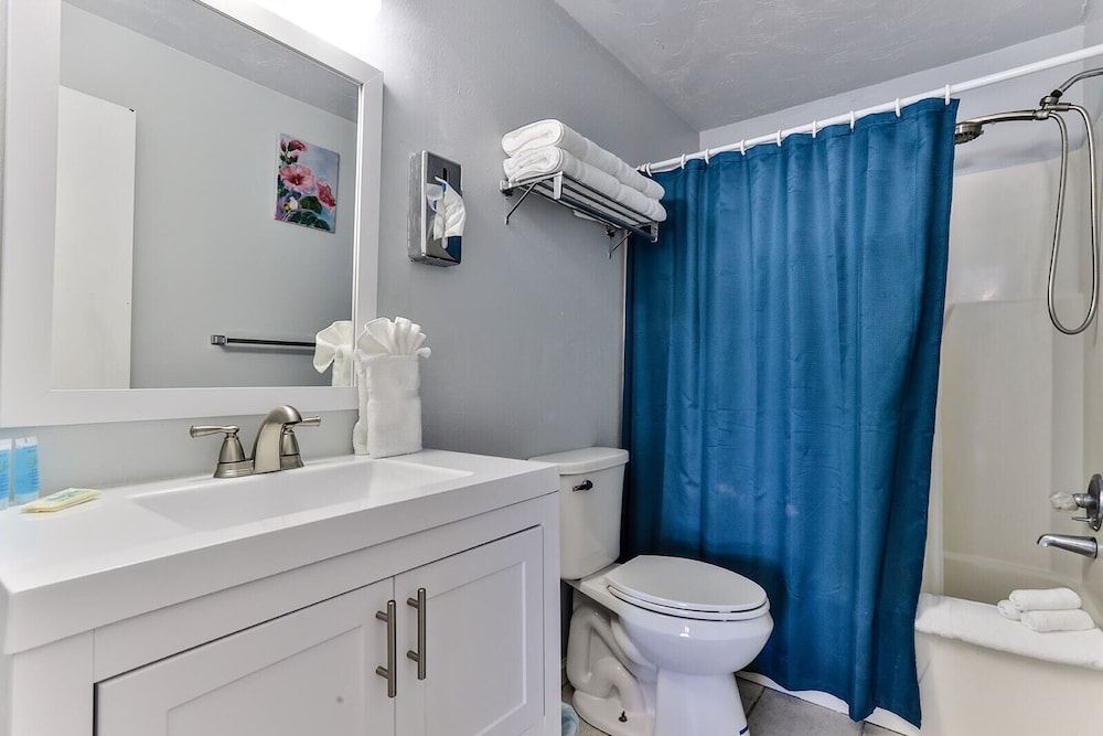 Coastal Waters Inn - photo 162