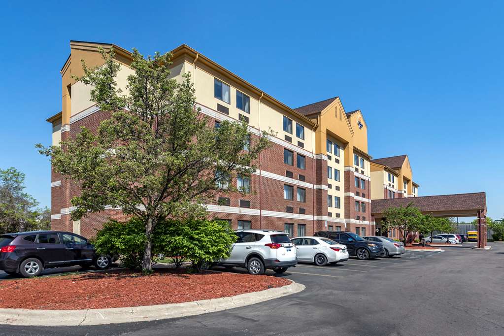 Comfort Inn Warren Detroit North — Warren