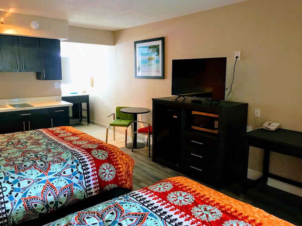Tropical Inn & Suites - photo 25