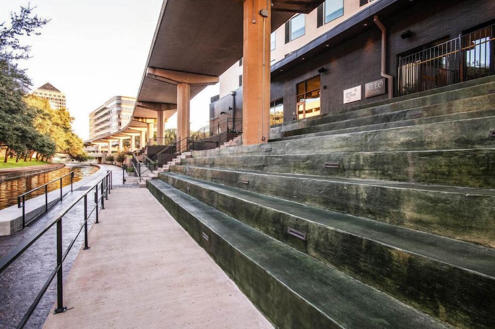 Hotel Indigo Irving Las Colinas by IHG - photo 48