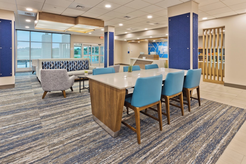 Holiday Inn Express Columbus Northeast - photo 8
