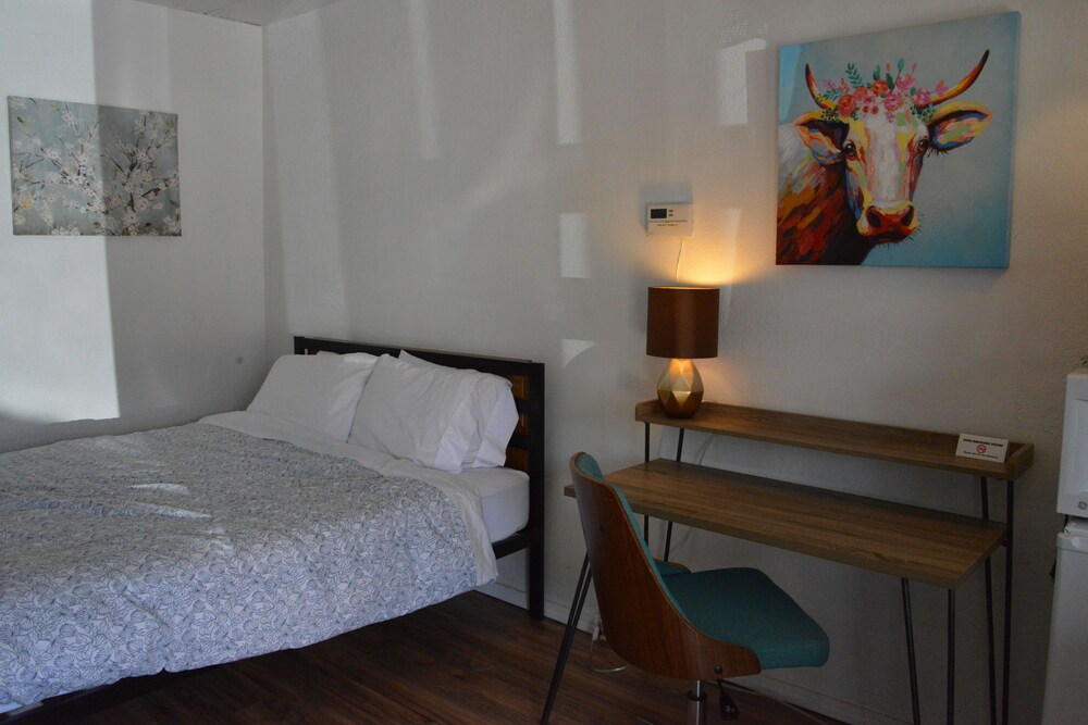 Mojave Trails Inn and Suites - photo 5
