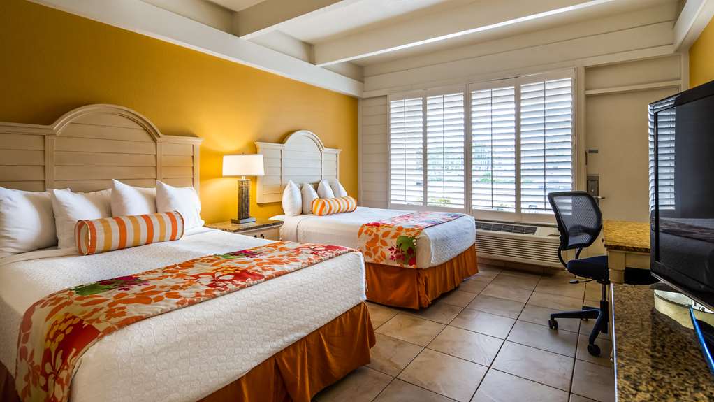 Best Western Plus Yacht Harbor Inn - photo 4