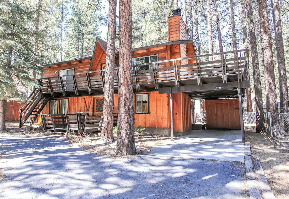 Gallagher's West — 4-Star Luxury Hotel in Big Bear Lake, United States