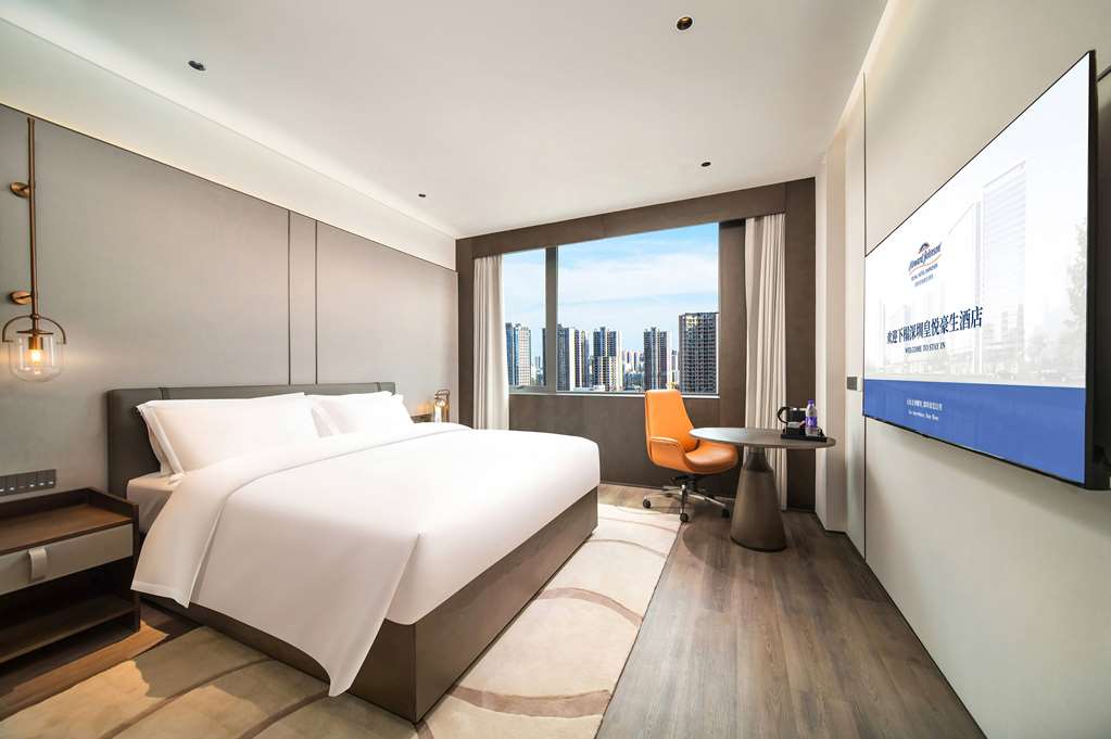 Howard Johnson Royal Hotel Shenzhen in Shenzhen, People's Republic of China