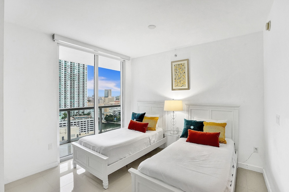 Sky City At Icon Brickell - photo 10