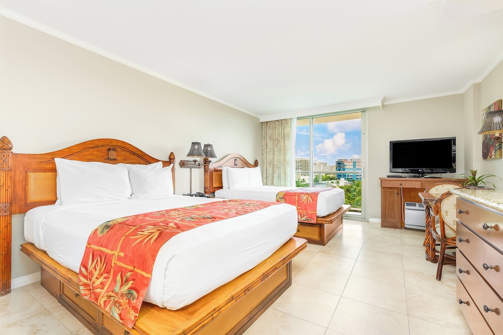 Luana Waikiki Hotel & Suites - photo 23