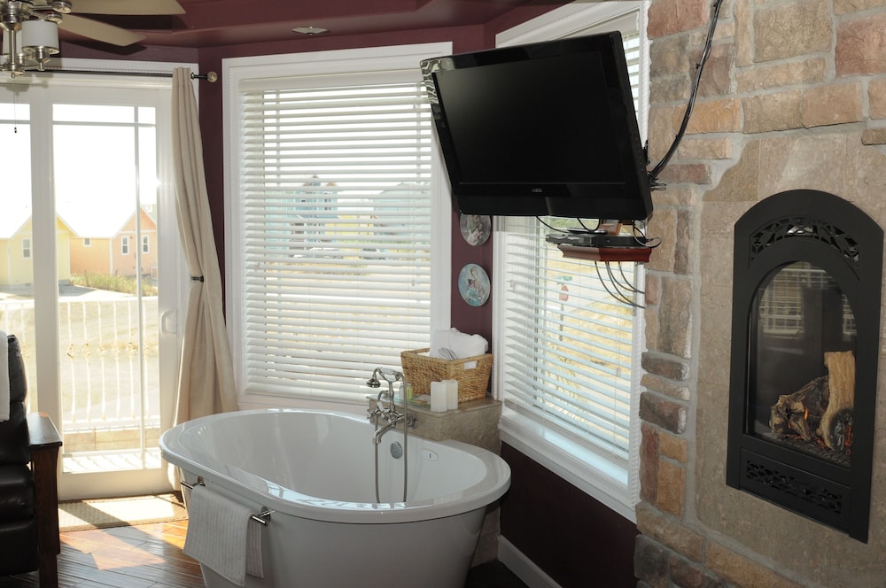The Collins Inn and Seaside Cottages - photo 59