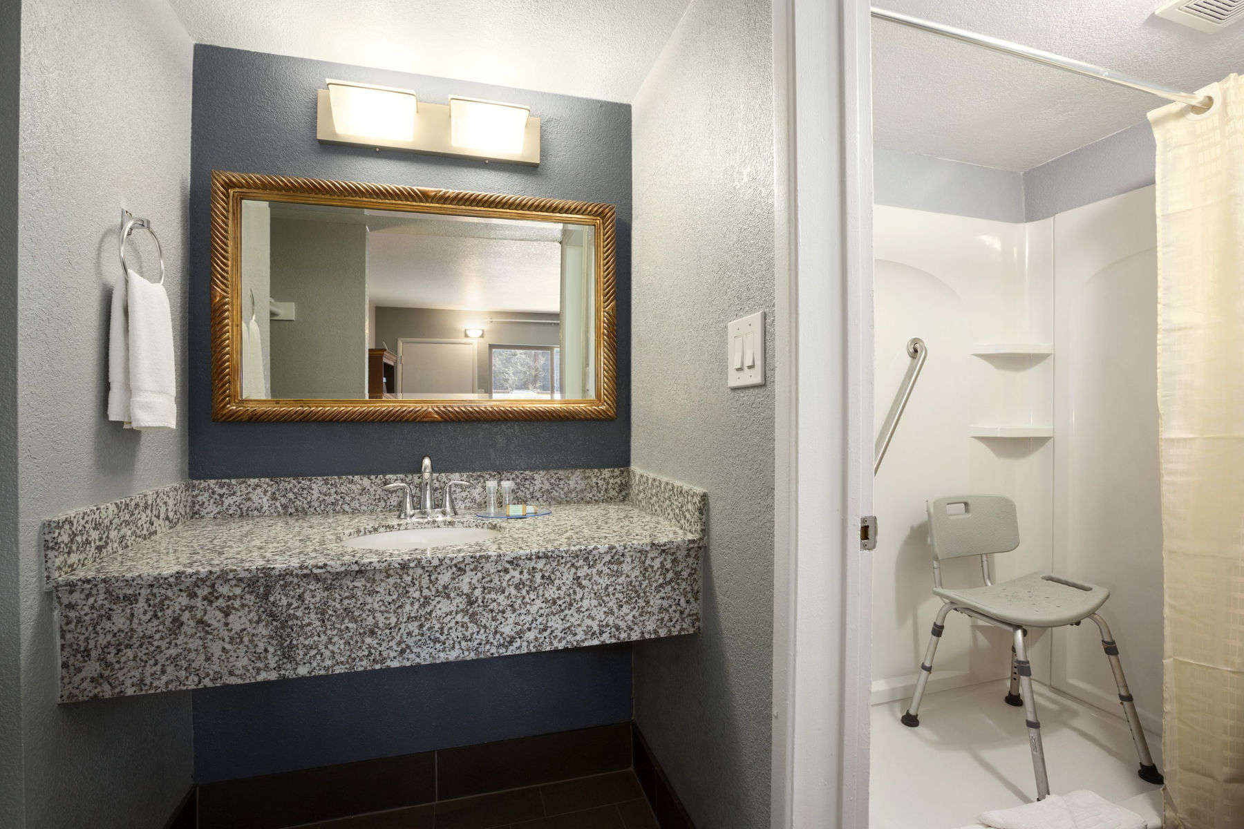 Travelodge by Wyndham Flagstaff Near I 40 - photo 14