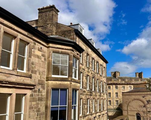 Opera View by Together Travel Stylish 2 Bedroom Apartment — 4-Star Luxury Hotel in Buxton, United Kingdom