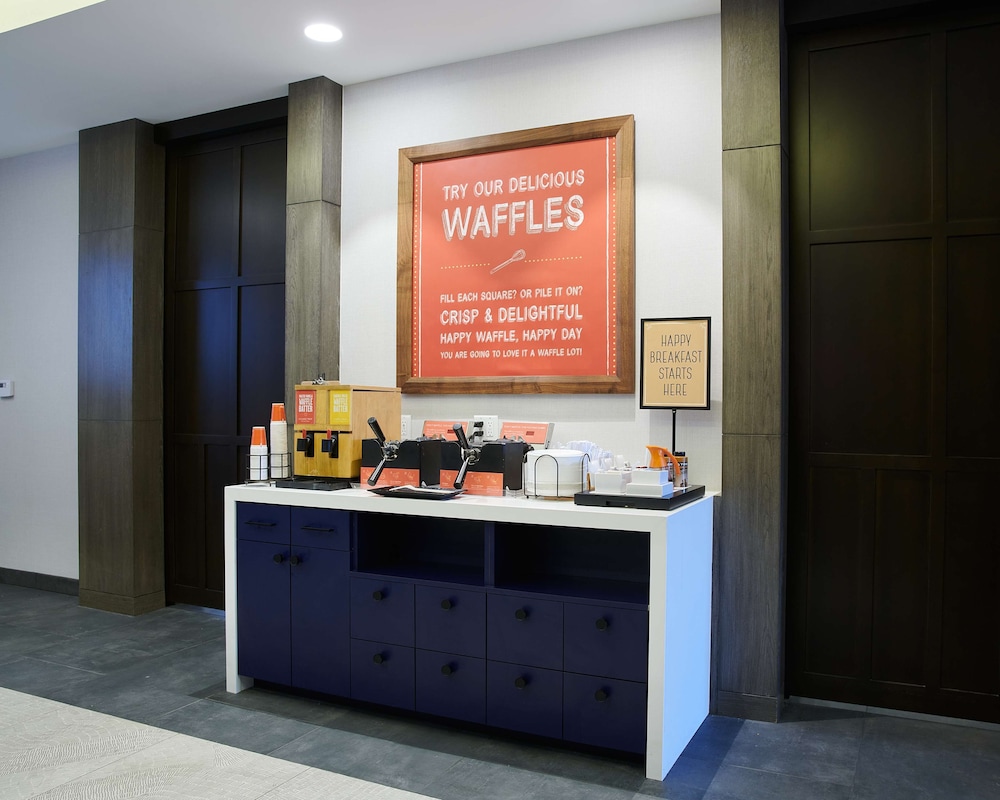 Hampton Inn & Suites Los Angeles Sherman Oaks - photo 48