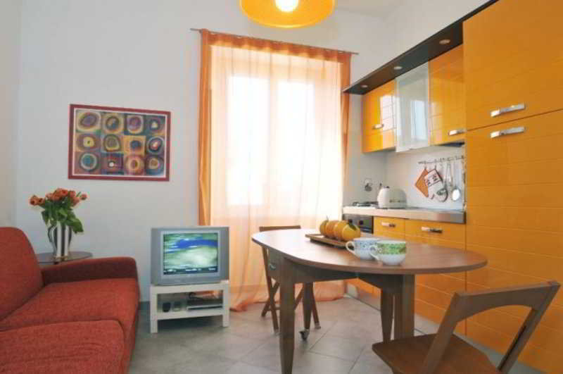 Appartamenti Revere 3000 - last minute hotel in Rome