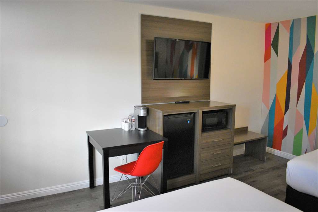 Signature Anaheim Maingate - photo 12