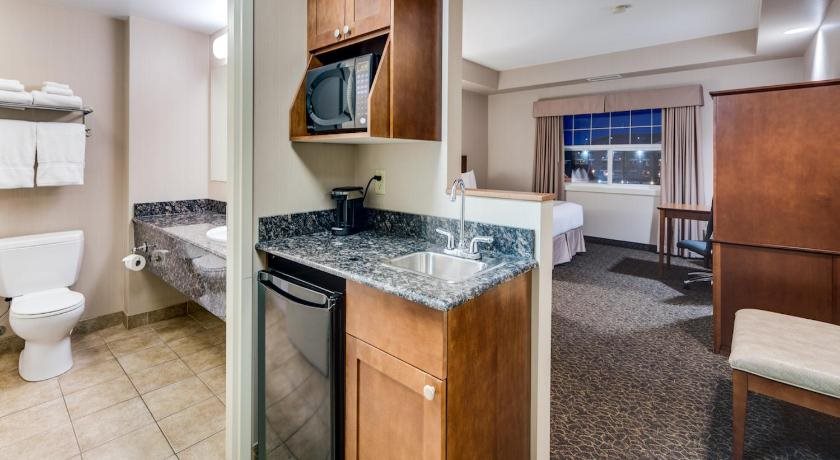 Heritage Inn Suites — Brooks