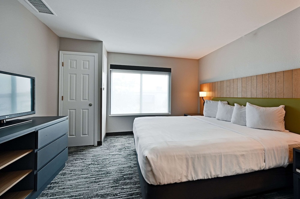 Country Inn & Suites by Radisson Bloomington Normal Airport IL - photo 7