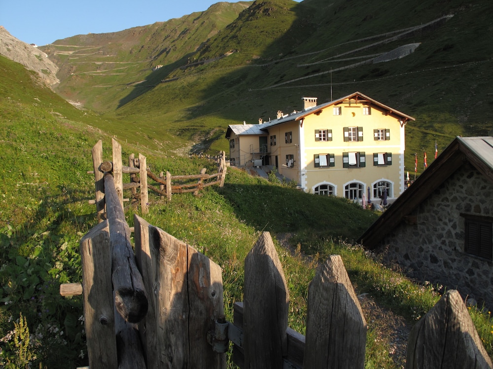 Berghotel Franzenshöhe in Stelvio, Italy
