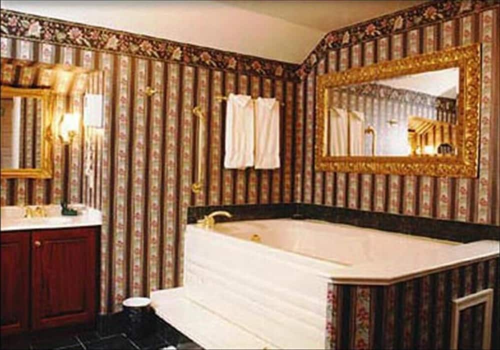 Bavarian Inn - photo 11