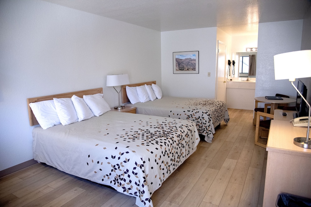 The Virginian Motel - featured photo