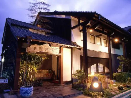 Yuhigaura Onsen Honjinsuigetsu in Kyotango, Japan