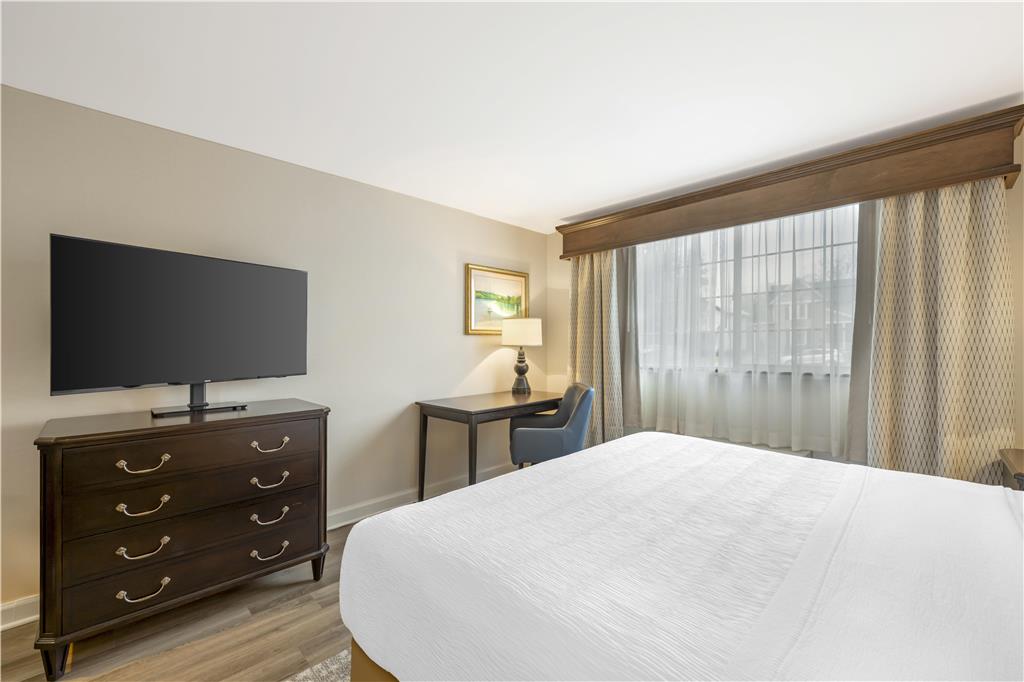 Best Western Plus Vineyard Inn & Suites - photo 17