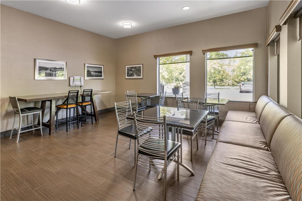 Best Western Plus Lee's Summit Hotel & Suites - photo 32