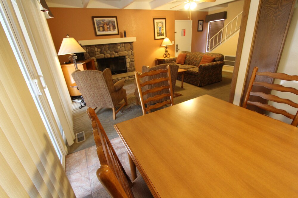 Lake Arrowhead Chalets a VRI resort - photo 6