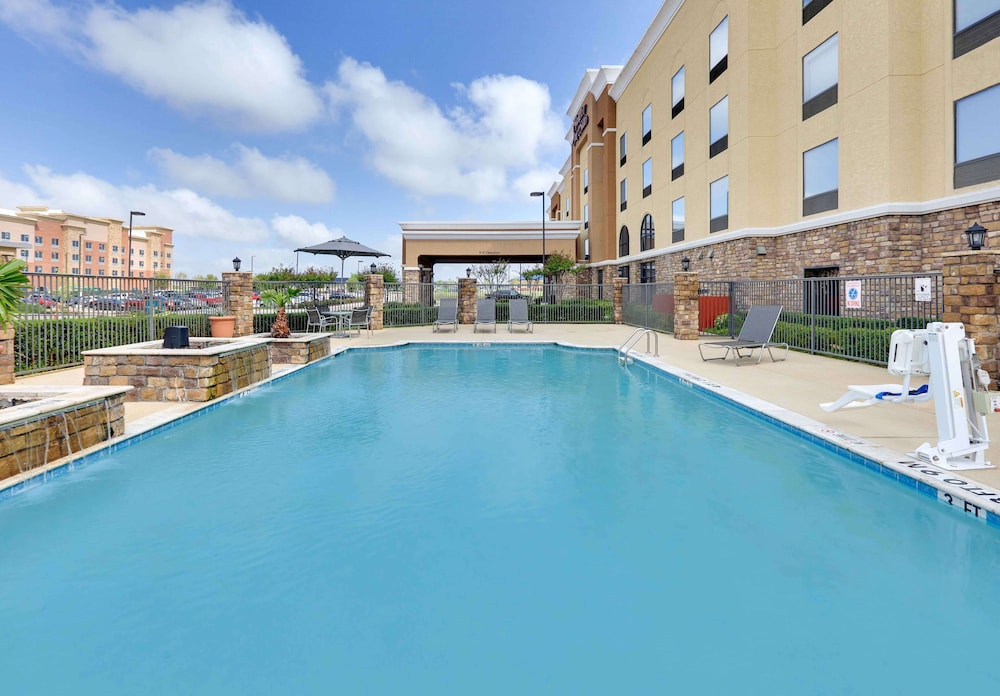 Hampton Inn & Suites Dallas Arlington South - photo 27