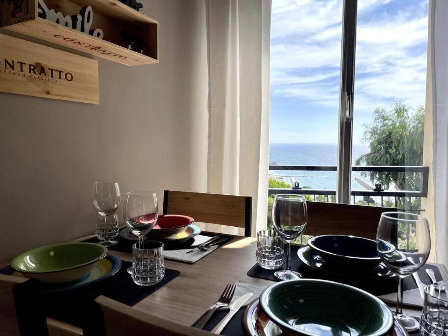 Suite Letizia Vista Mare Wi Fi Box Auto Incluso — 4-Star Luxury Hotel in San Remo, Italy