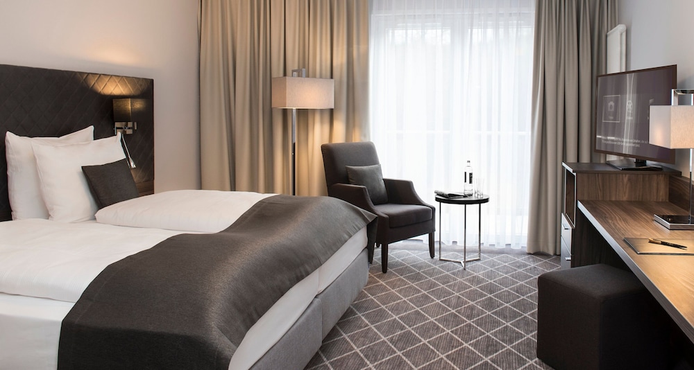 Victor's Residenz Hotel Teistungenburg — 4-Star Luxury Hotel in Teistungen, Germany