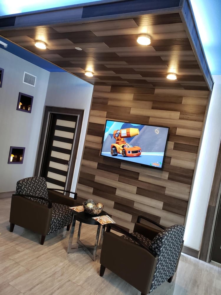 Hotel Blue Woodlands - photo 48