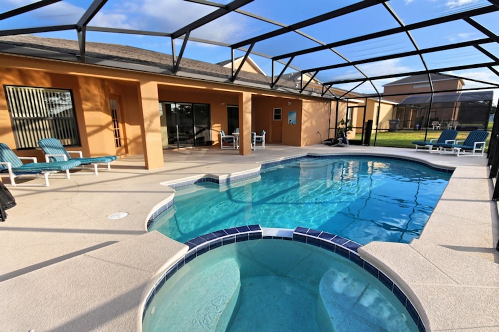 Florida Paradise by Florida Spirit — 4-Star Luxury Hotel in Davenport, United States