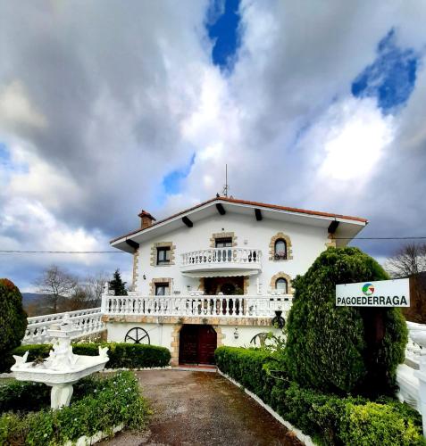 Agroturismo Pagoederraga — hotel in Orio