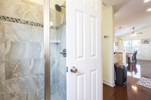 Southern Charm by Oak Island Accommodations - photo 8