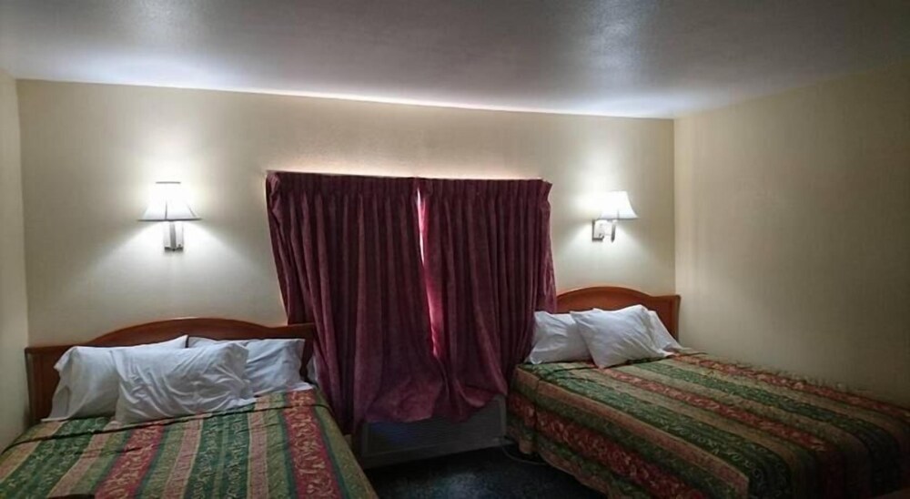 Bristol Motel - photo 5