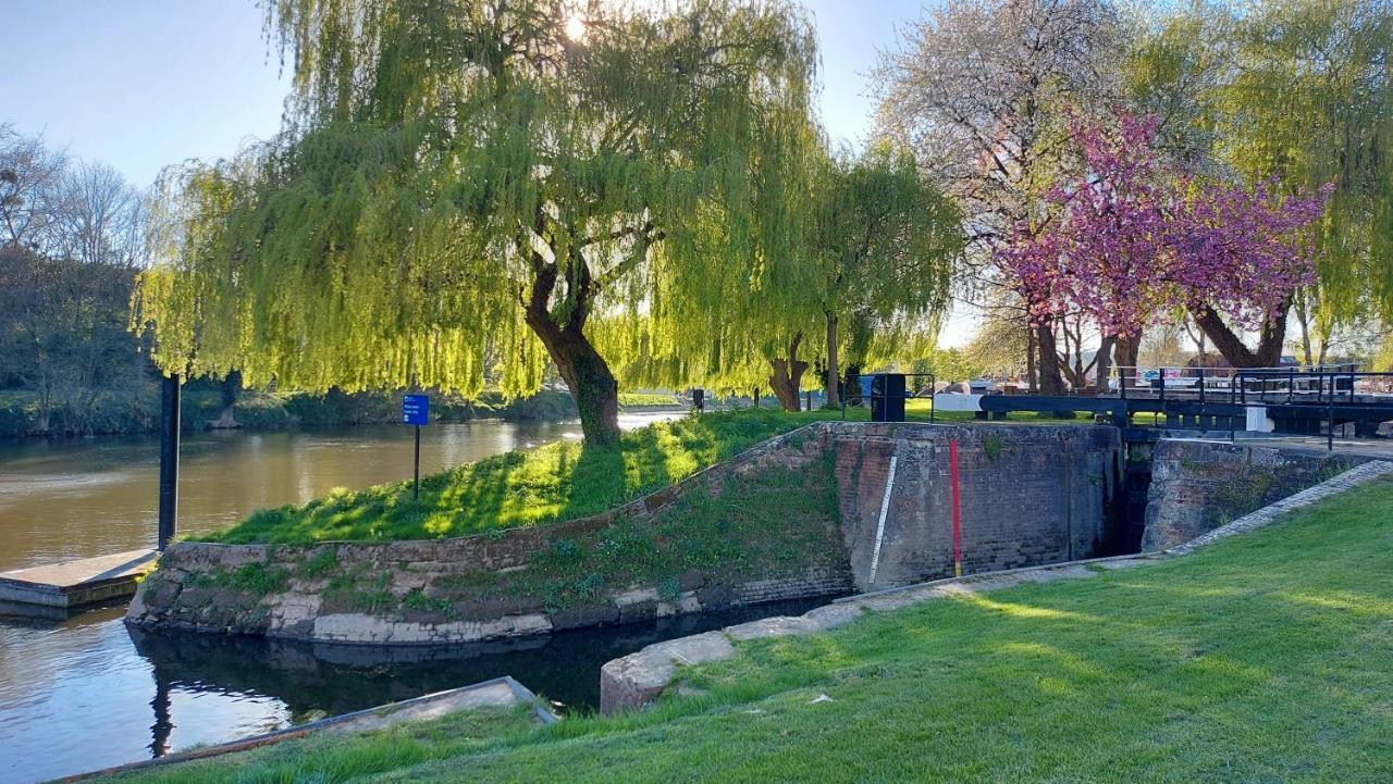 Waters Edge Town House In Stourport On Severn 18454354 — Stourport On Severn