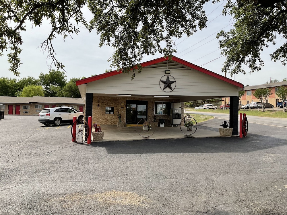 Glen Rose Inn and Suites — hotel in Glen Rose