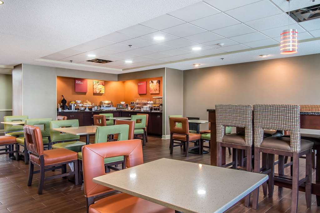 Comfort Suites Richmond - photo 35