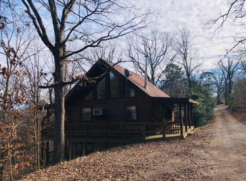 The Loft at Bear Mountain log cabins — 4-Star Luxury Hotel in Eureka Springs, United States