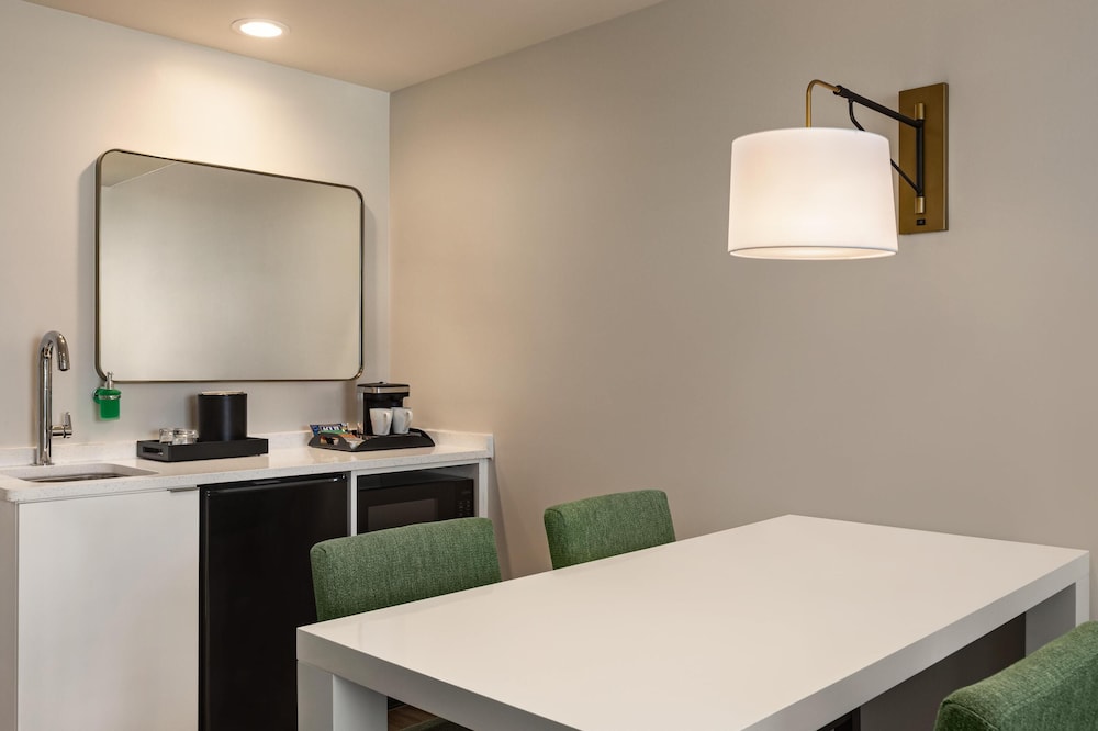 Embassy Suites by Hilton Panama City Beach Resort - photo 26