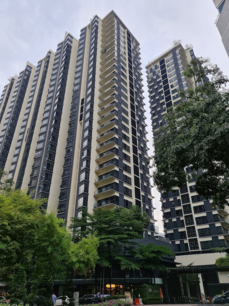 St Mary Residences Klcc By Pillowtalks — 5-Star Luxury Hotel in Kuala Lumpur, Malaysia