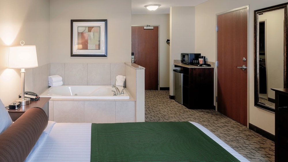 Cobblestone Inn & Suites Durand - photo 27