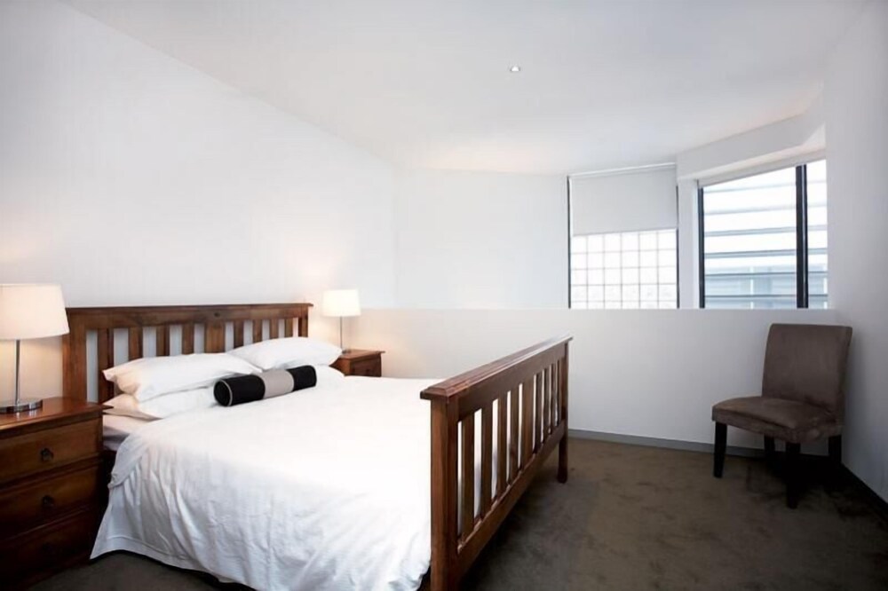 Astra Apartments St Kilda Rd — 4-Star Luxury Hotel in Melbourne, Australia
