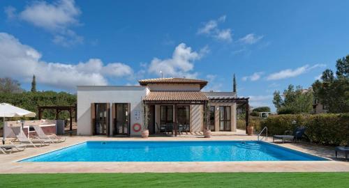 3 bedroom villa Dionysos 373 with private pool and pretty garden Peaceful location within Aphrodite Hills Resort