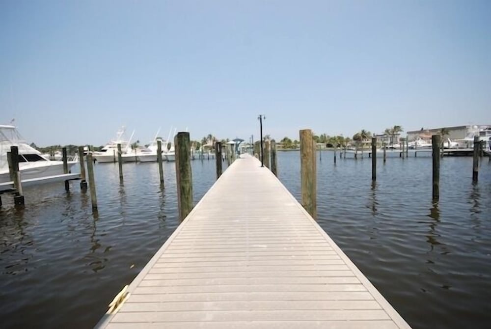 Pirate's Cove Resort & Marina - photo 26