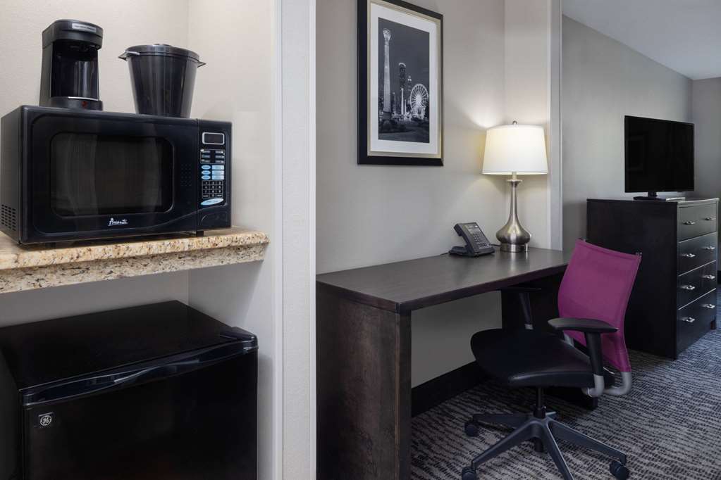 La Quinta Inn & Suites by Wyndham Kennesaw - photo 15