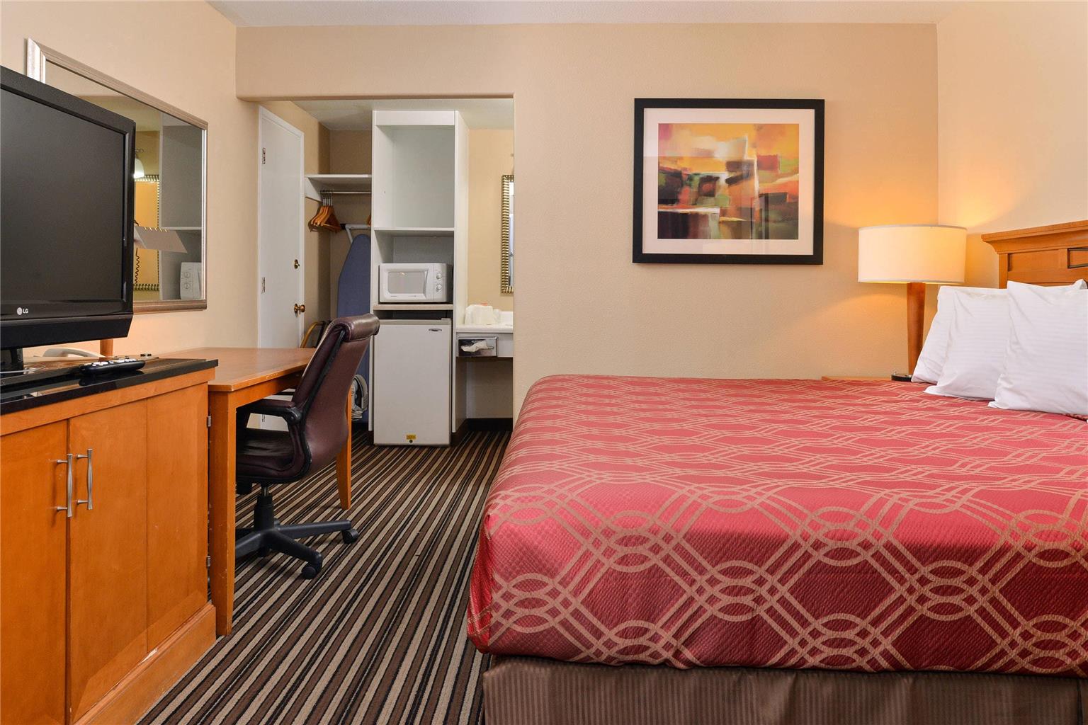 Econo Lodge Kennewick Tri Cities - photo 11