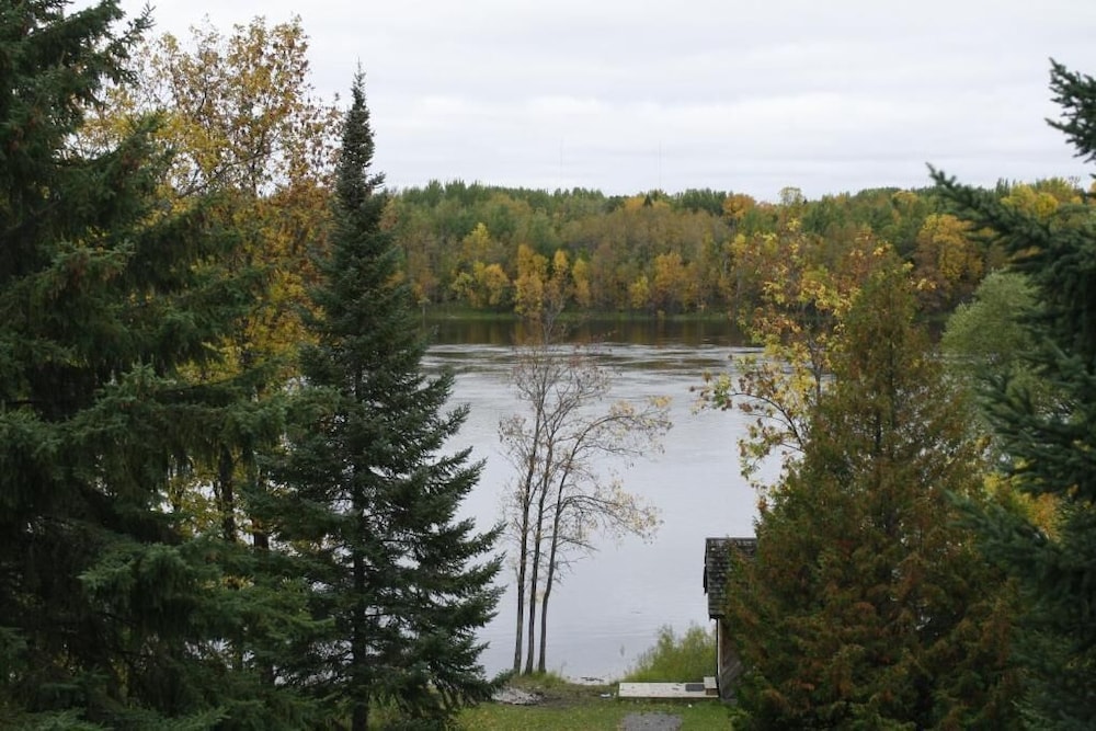 Riverfront Hotel - photo 11