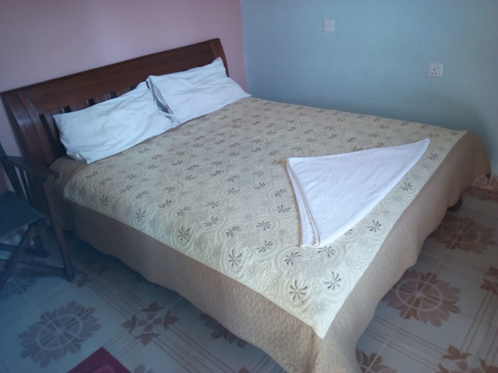 Honi Resort — Naro Moru — photo 3