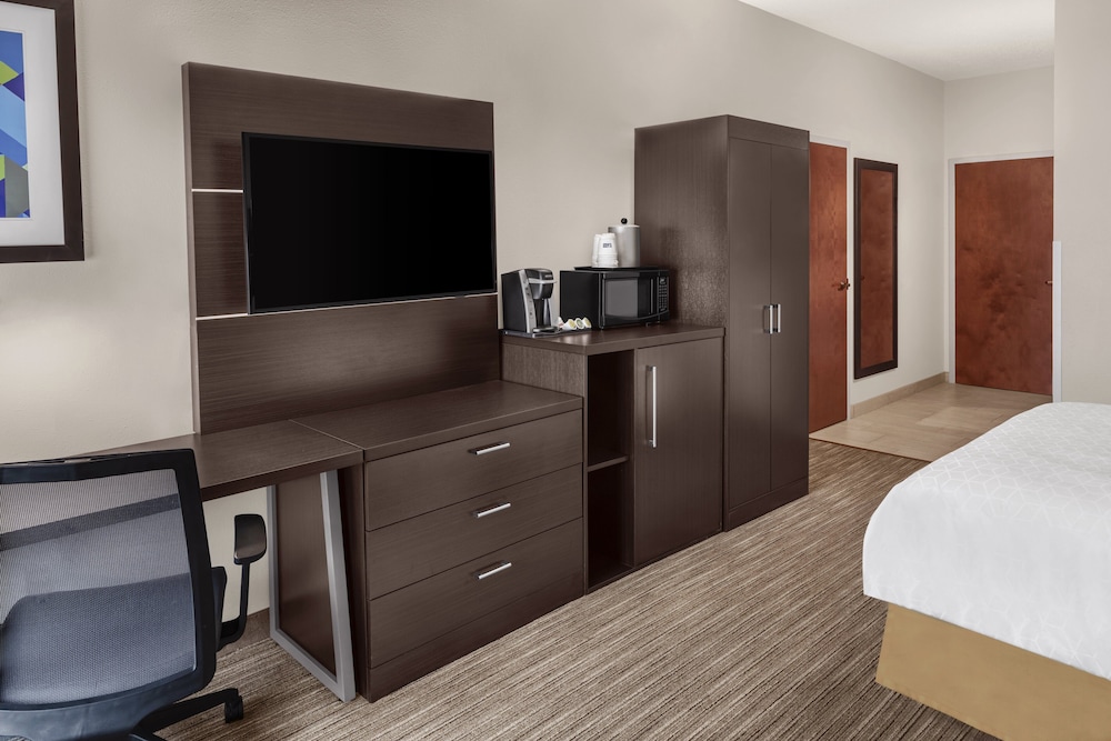 Holiday Inn Express & Suites Asheville SW Outlet Ctr Area by IHG - photo 10