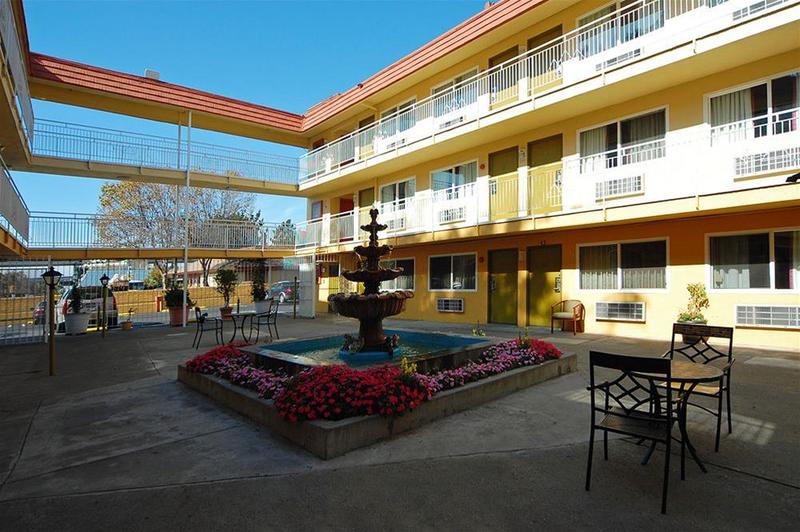 Imperial Inn Oakland - photo 26